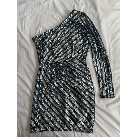 Lulu’s Sparkly Soiree Blue Multi Sequin One-Shoulder Bodycon Mini Dress Size M - Picture 4 of 12